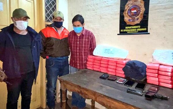 Condenan a Policía y a otras dos personas por posesión y comercialización de 50 kilos de cocaína