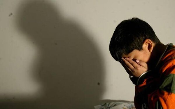 Lo condenaron a 10 años porque violó a su hijo