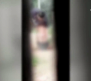 Mujer es detenida por agredir salvajemente a su pequeña hija - Paraguay.com