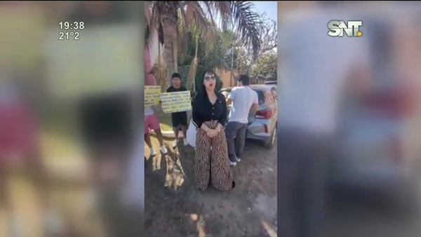 Futbolista fue escrachado por su exesposa debido a que no pasa la prestación alimentaria a su hijo - SNT