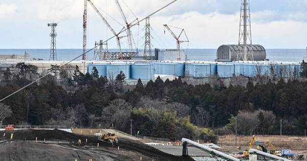 La Nación / Japón: verterán al mar el agua residual de central nuclear de Fukushima