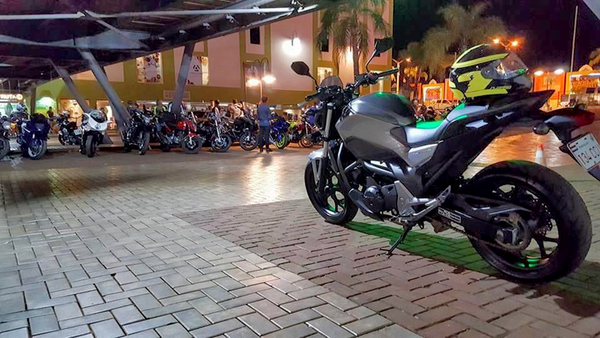 Organizan encuentro de motos en Plaza City de CDE - La Clave
