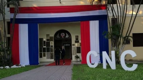 Alumnos toman el Colegio Nacional de la Capital.