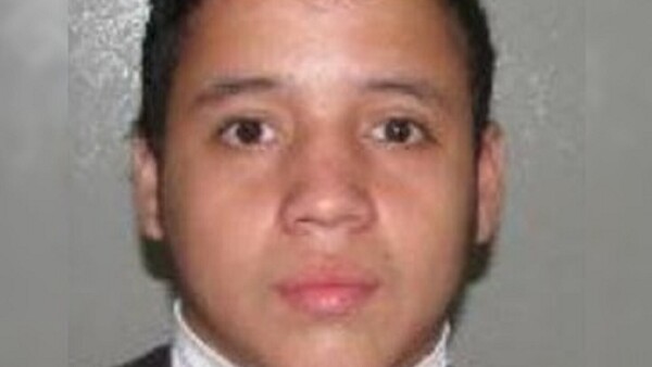 Reo encerró a su novia en la privada y trató de fugarse