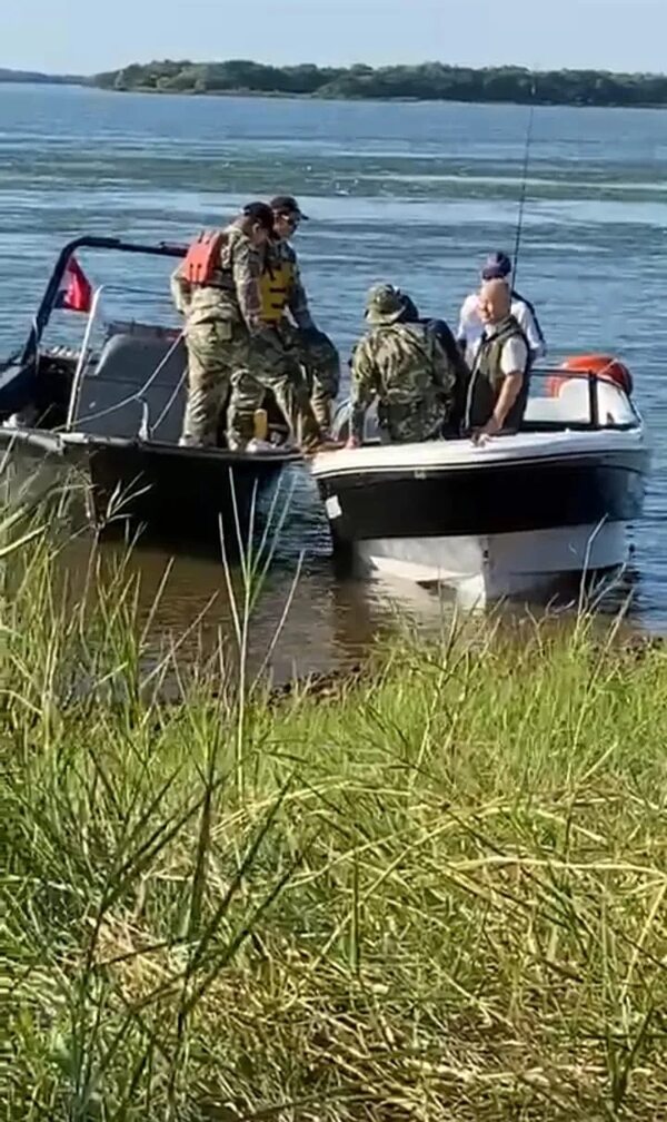 Remueven a prefecto de Ayolas tras conflicto con pescadores argentinos - Nacionales - ABC Color