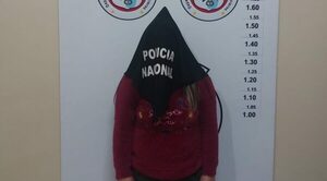 Atrapan a comerciante con ocho órdenes de captura