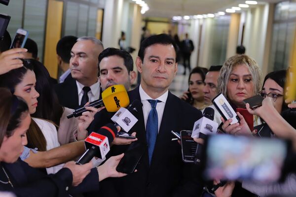 Diario HOY | Acompañarán desafuero de Galeano, pero antes, enviarán pedido comisión