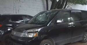 La Nación / Malvivientes abandonan camioneta para no ser ubicados por la policía