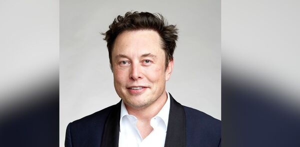 Elon Musk asegura que Tesla ofrecer谩 conducci贸n aut贸noma sin intervenci贸n humana antes de que finalice el 2023 - Revista PLUS