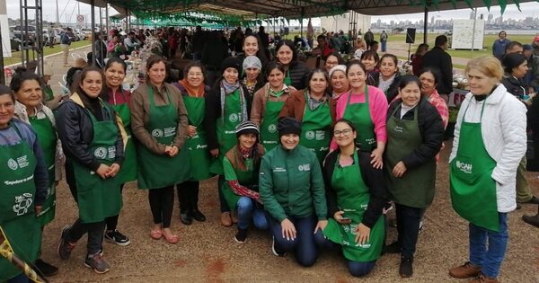 Más de 1.000 familias de Itapúa obtuvieron buenos ingresos en feria agrícola