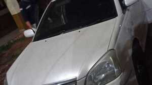 Caen dos al cambiar la rueda de un auto en plena madrugada