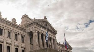 Parlamento de Uruguay aprueba un Fondo de Emergencia Hídrica - ADN Digital