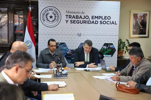 Choferes en “negro”: Transporte, empresarios e IPS “plantan” a trabajadores en reunión tripartita - Economía - ABC Color