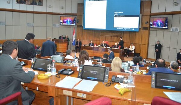 Senado envía a Comisión pedido de Desafuero de Erico Galeano
