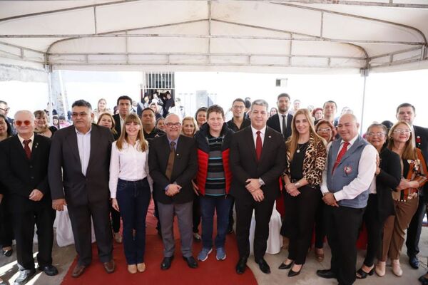 Inauguran centro de formación y capacitación laboral en la ciudad de Ñemby - .::Agencia IP::.