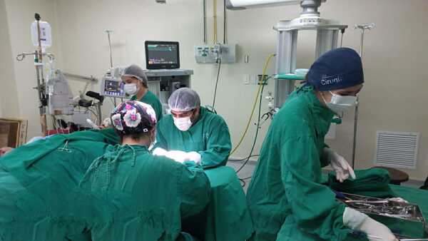 Clínicas-FCM UNA: nueve pacientes beneficiados en jornada de cirugías de mano - trece