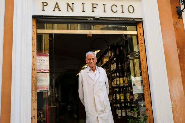 Cierra la “panadería de los papas”, que ha surtido a todos los pontífices desde hace 90 años - San Lorenzo Hoy