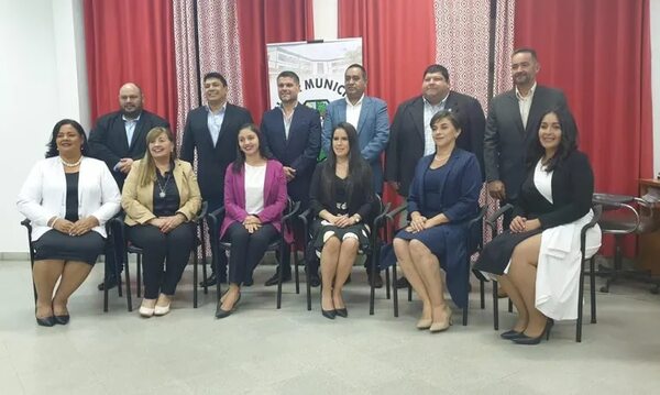 Pilar: toman juramento a nueva integrante de la Junta Municipal - Nacionales - ABC Color