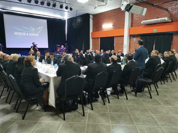 Ministro de Defensa designado se reúne con el pleno de la Capellanía Evangélica Militar