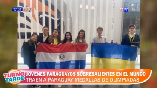 Alumnos de colegio paraguayo reciben medallas en olimpiadas de EE.UU.