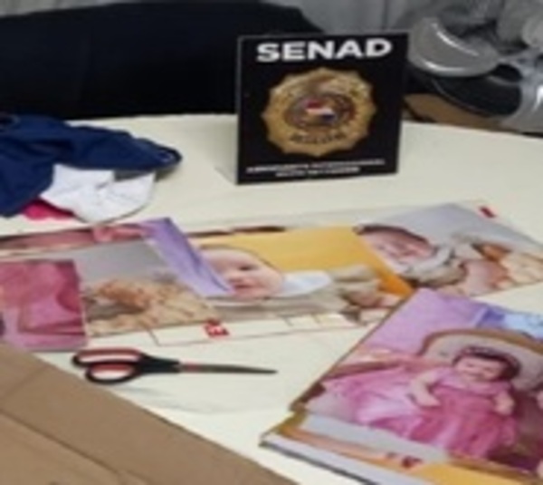 Hallan cocaína entre álbumes de fotos en el Silvio Pettirossi - Paraguay.com