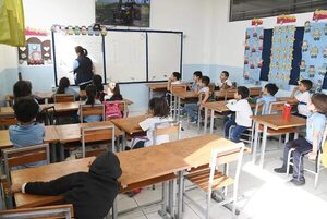 MEC: escuela del Mercado 4 tiene notebooks, pero no docentes de informática - Nacionales - ABC Color