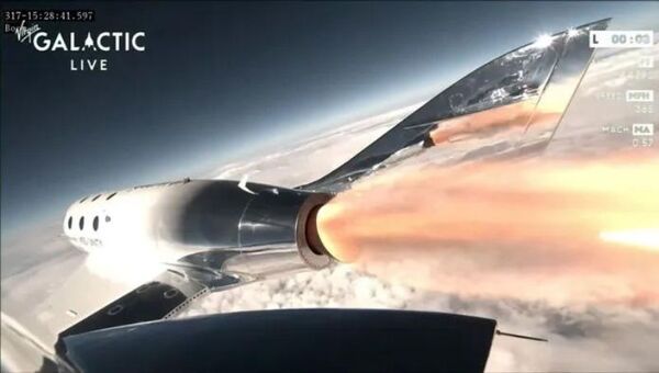 Virgin Galactic realiza primer vuelo comercial al espacio