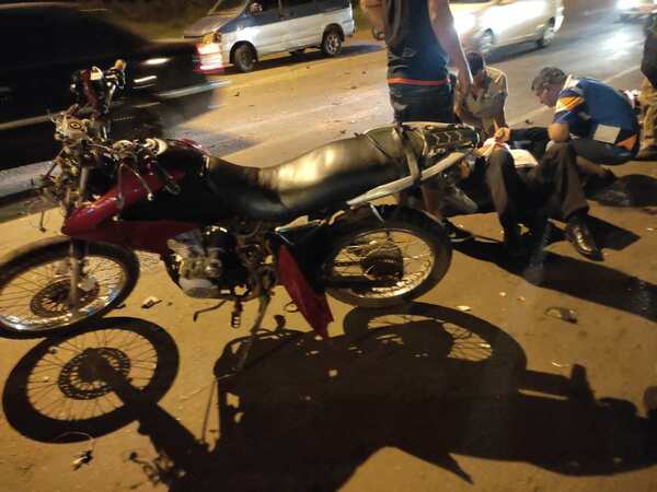 APARENTE IMPRUDENCIA DEJA HERIDO A UN MOTOCICLISTA EN ENCARNACIÓN