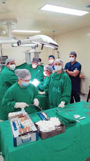 Hospital de Clínicas incorporó innovaciones en técnicas quirúrgicas de rodilla - .::Agencia IP::.