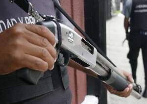 Doña quitaba fotos a un predio y "seguridá" disparó: "Fue accidental", he'i