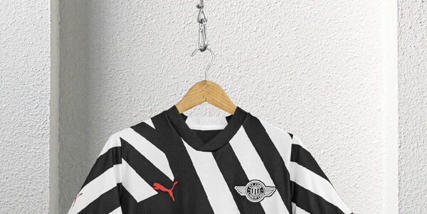 El campeón Libertad: presenta una novedosa camiseta.