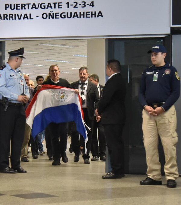 Napout llega a Paraguay tras siete años de prisión en EEUU por corrupción en la FIFA