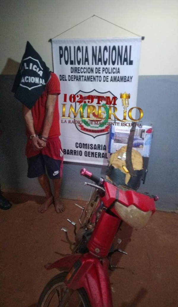 Policía detiene a un joven con motocicleta y un juego de edredón robados en General Genes - Radio Imperio