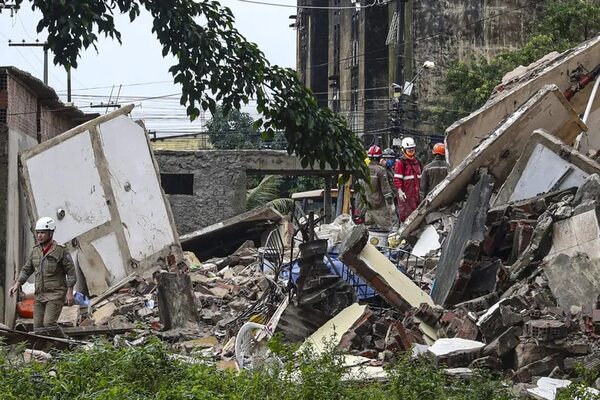 Los bomberos buscan a 14 desaparecidos tras desplome de un edificio residencial en Brasil - Mundo - ABC Color