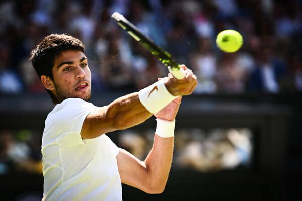 Versus / Carlos Alcaraz sigue avanzando en Wimbledon tras vencer a Müller