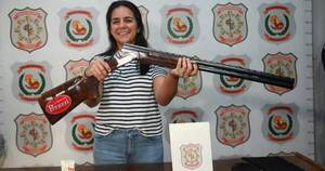 La Nación / De vuelta en la competencia: atleta recuperó su escopeta y no ocultó su emoción