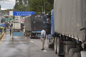 Transportistas inician protesta con bloqueo de carreteras en la Amazonía de Ecuador - MarketData