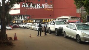 Comerciantes y autoridades se reúnen para resolver problemas en la zona fronteriza
