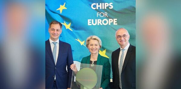 Ursula Von der Leyen dice que la ley europea de chips estar谩 vigente en oto帽o - Revista PLUS