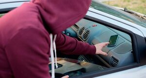 Le robaron el teléfono y se transfirieron su dinero de un préstamo | 1000 Noticias