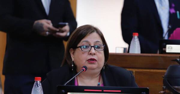 La Nación / Los partidos políticos no están para juntar votos solamente, dice Esperanza