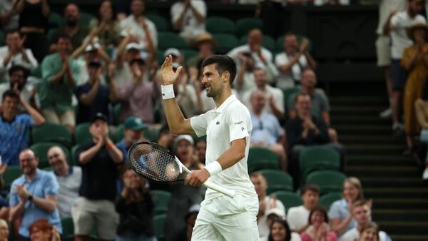 Djokovic, victoria sobre la hora ante Wawrinka