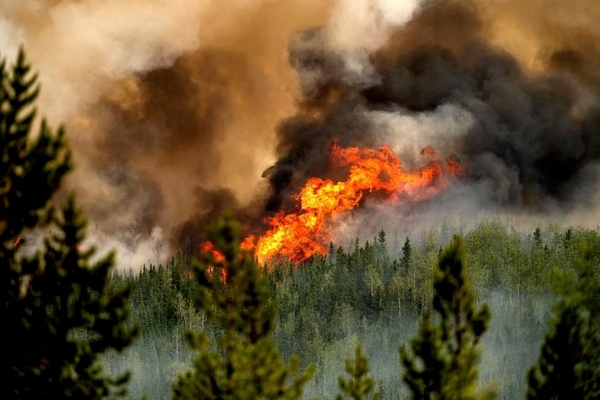 Diario HOY | Incendios "fuera de serie" azotan Canadá mientras aumentan las temperaturas