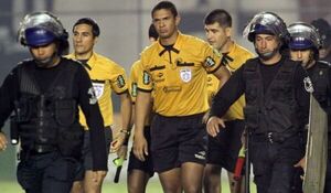 ¡Refere bandido!: el arbitraje perjudicó al cuadro albiceleste en el Monumental Río Parapití