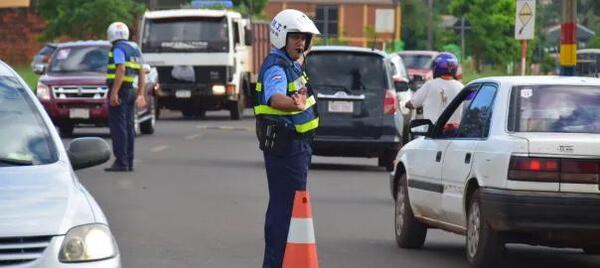 Policía Municipal de Tránsito de Encarnación sanciona a 20 conductores por vencimiento de documentos