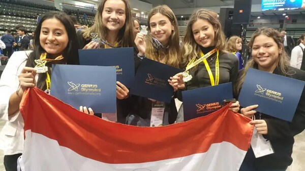 ALUMNAS SE DESTACAN CON SUS PROYECTOS EN OLIMPIADA EN EEUU