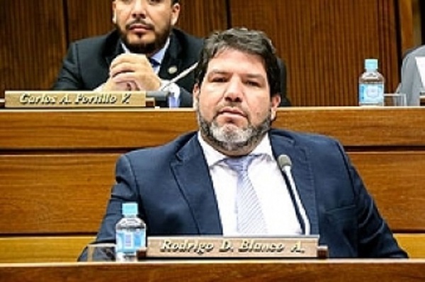 Analizarán detalles finales del proyecto de ley de protección de datos personales