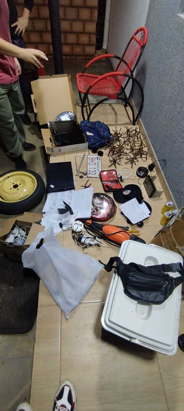 Detienen a presuntos integrantes de banda de asaltantes e incautan evidencias en Capiatá | 1000 Noticias