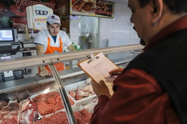 DEFENSA DEL CONSUMIDOR MONITOREA PRECIOS EN SUPERMERCADOS DE ENCARNACIÓN