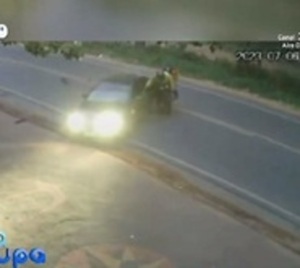 Conductor causa accidente y huye - Paraguay.com